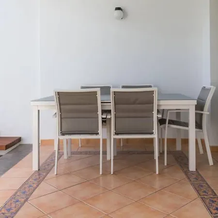 Duplex Con Jardin Y Buenas Vistas *